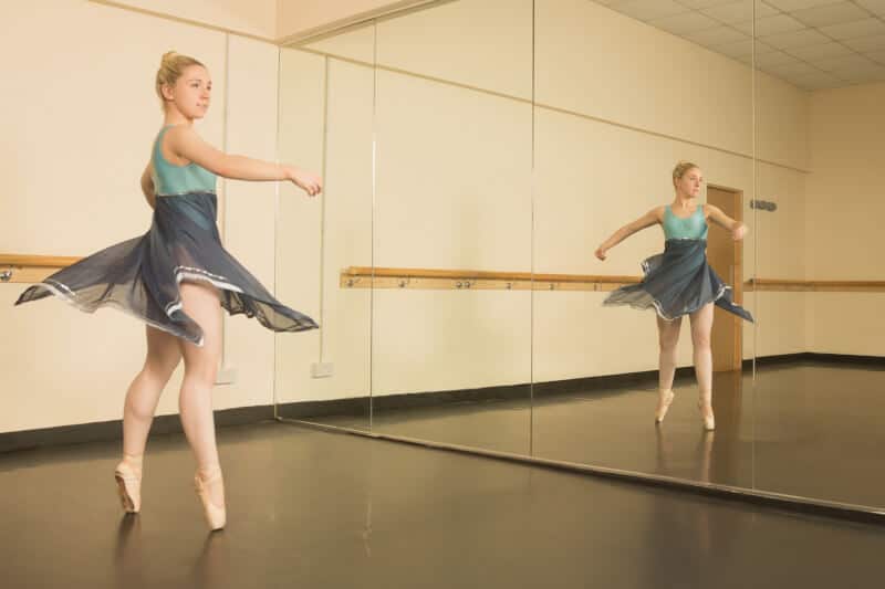 Clase de Ballet (barra, centro, puntas y variación original) 